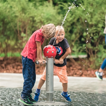הקמת מתקני מים לפארקים